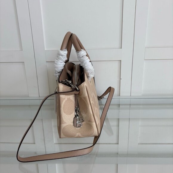 Coach Rowan signature satchel - Picture 6 of 9